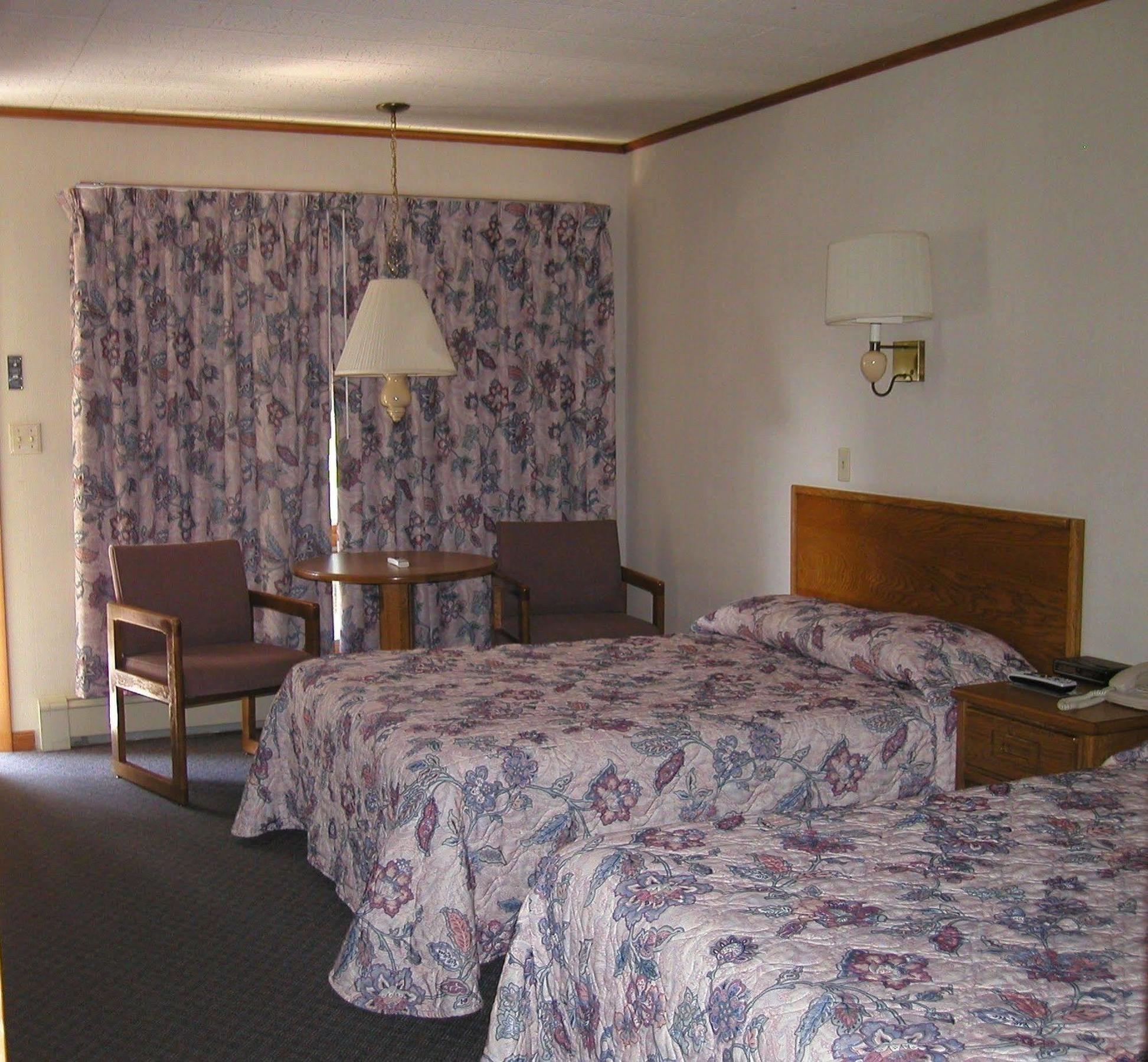 T-Bird Motor Inn 셜본 외부 사진